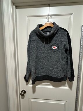 NFL Team KC Chiefs women’s size S Gray Fleece Funnel Neck Sweatshirt Like New